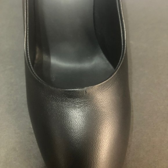 Chanel Lambskin Black Pumps size 38, 7.5 US - Picture 13 of 16